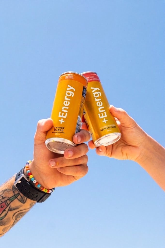 Latas de bebida funcional energizante en formato individual